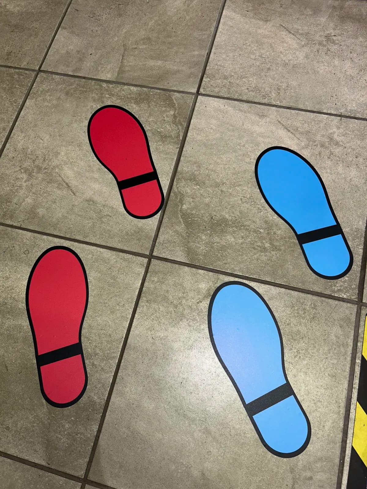 Floor graphics with footprint design